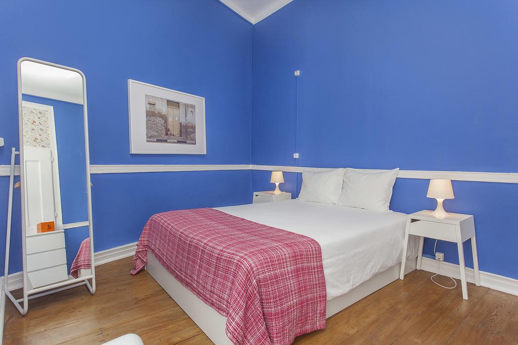5 Sins Chiado Hostel Lisboa Oda fotoğraf